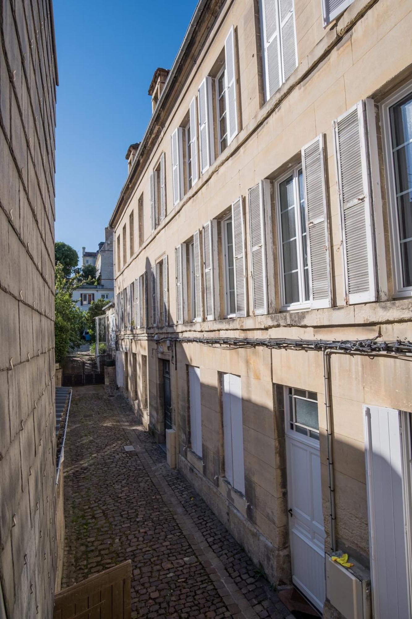 Appartement Hyper Centre Au Calme Caen